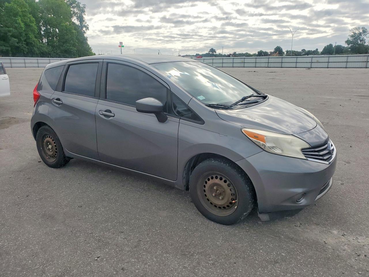 Nissan Versa Sv