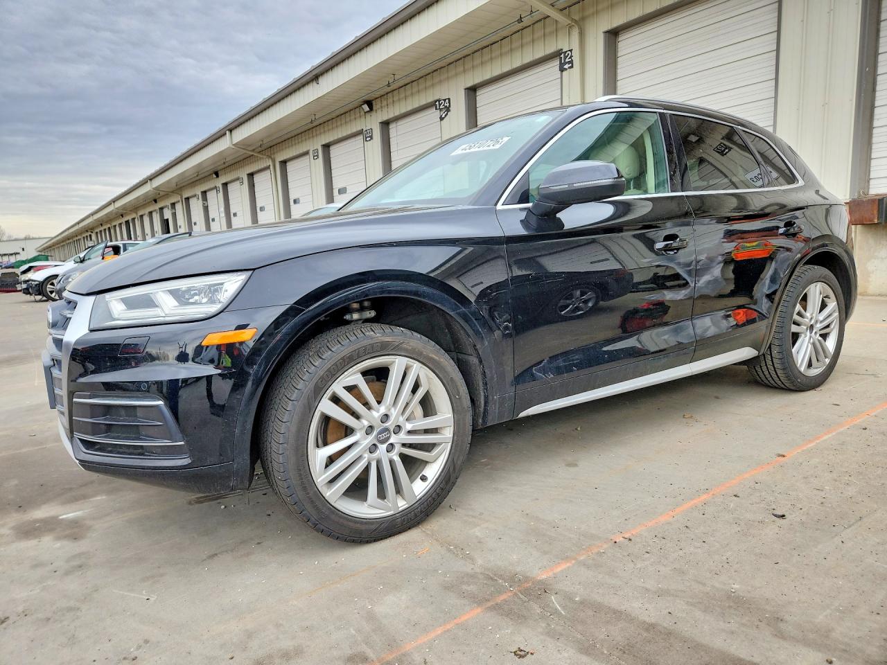 Salvage Audi Q5 Image