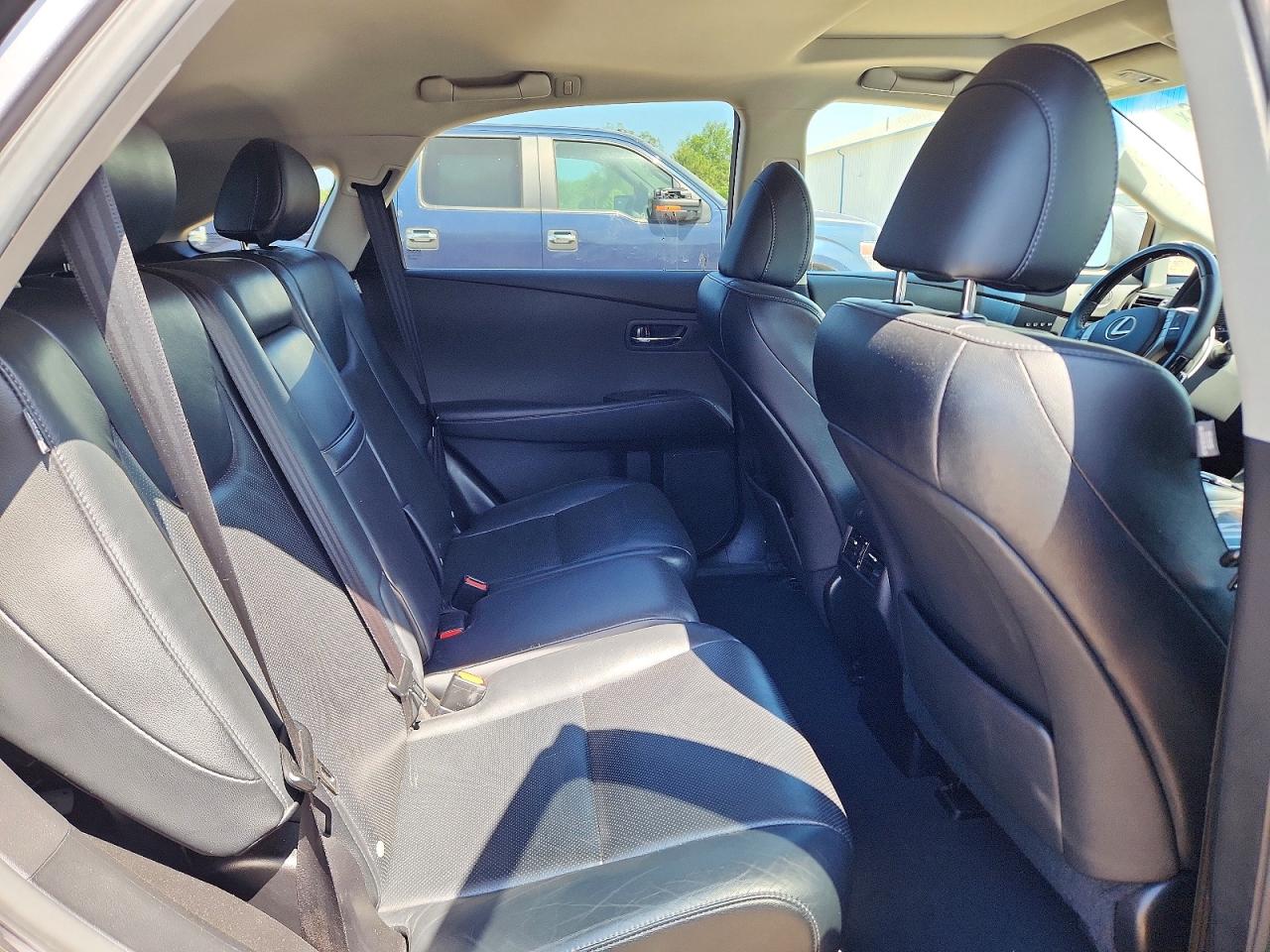 Lexus RX Base
