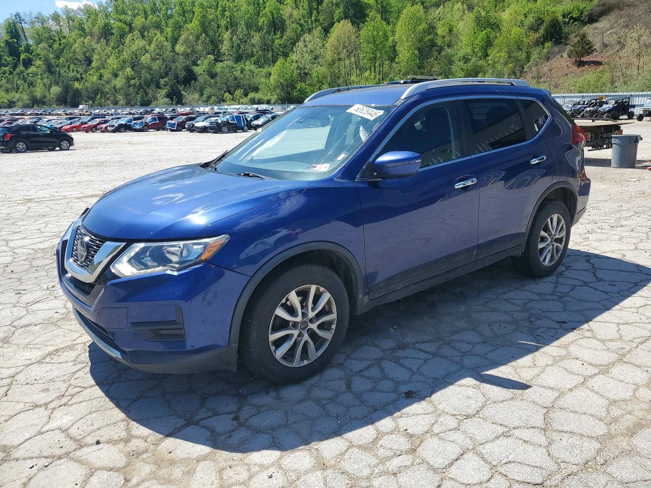 Salvage Nissan Rogue Image