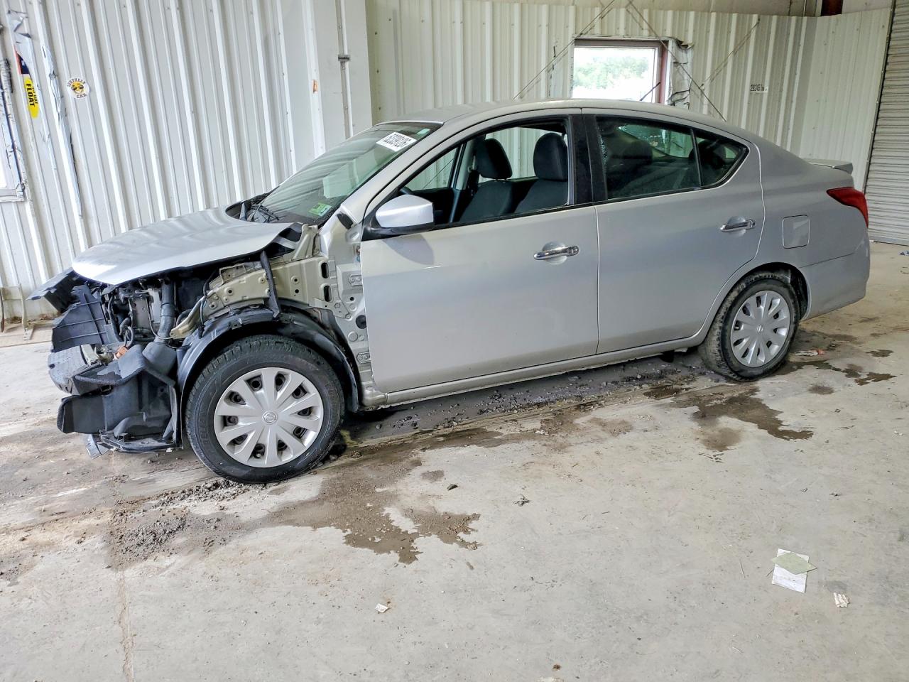 Salvage Nissan Versa Image