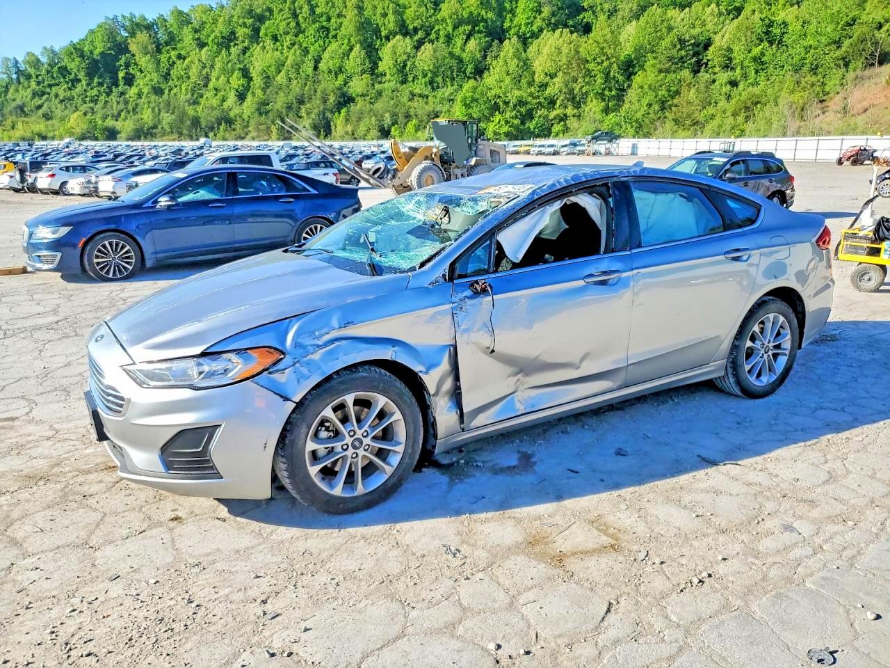 Salvage Ford Fusion Image