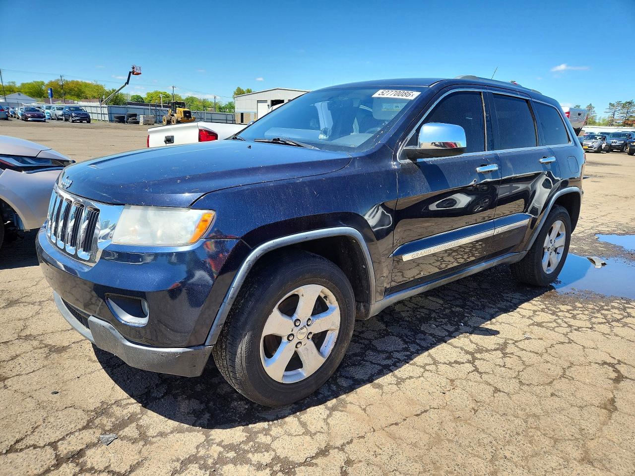 Salvage Jeep Cherokee Image
