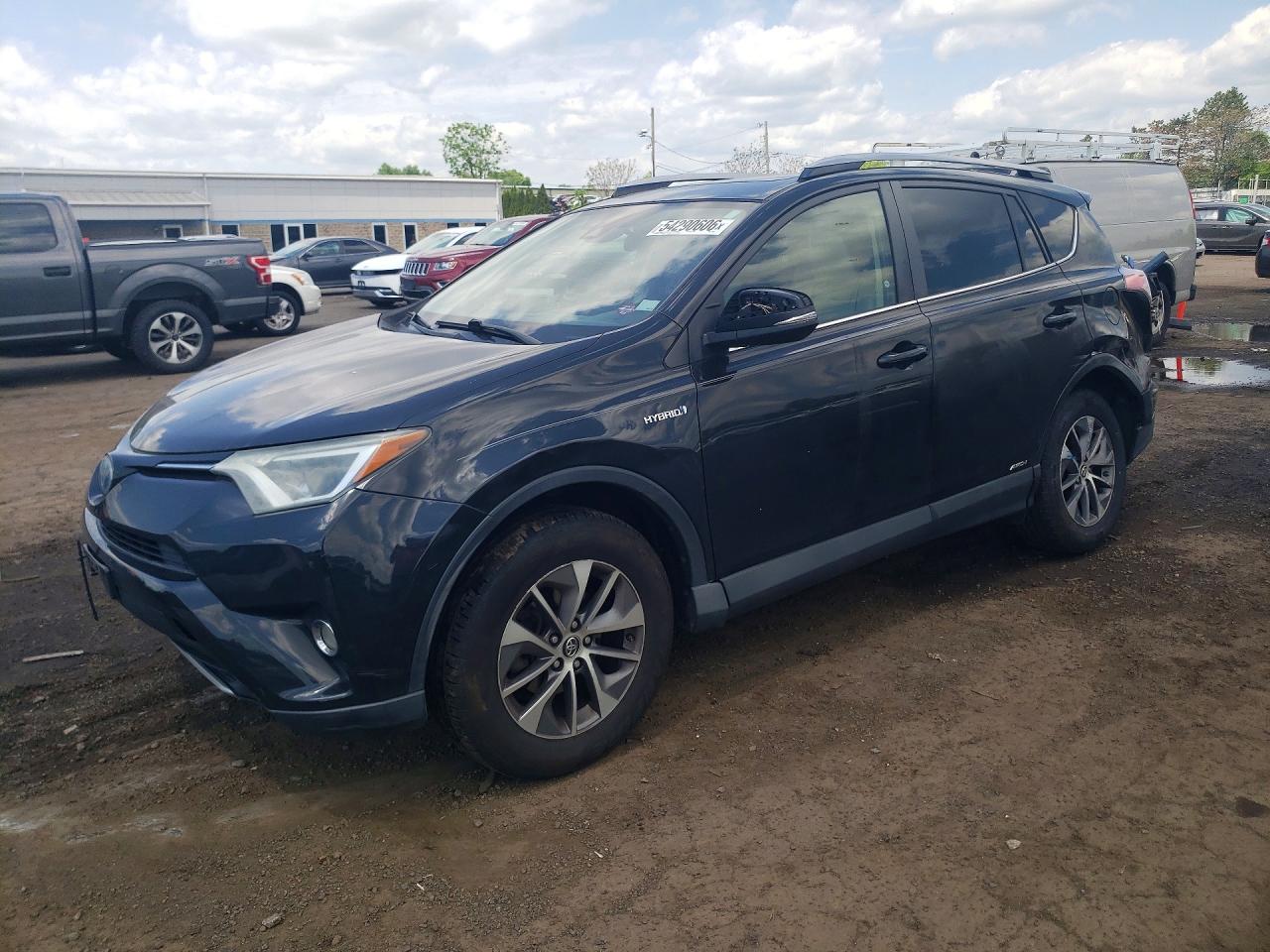 Salvage Toyota RAV4 Image