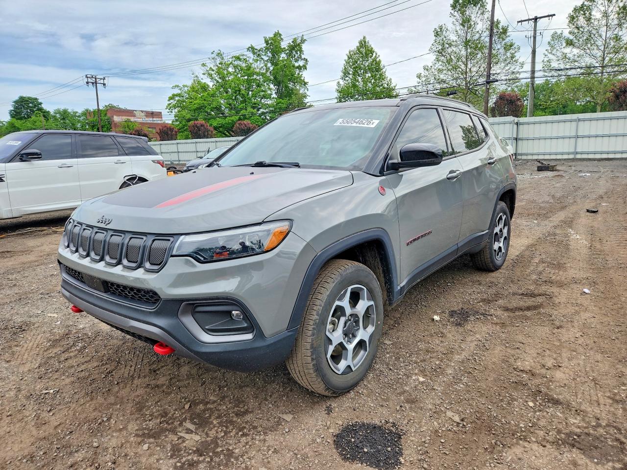Salvage Jeep Compass Image