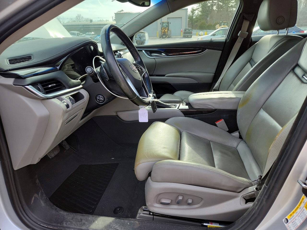 Cadillac XTS Luxury Collection