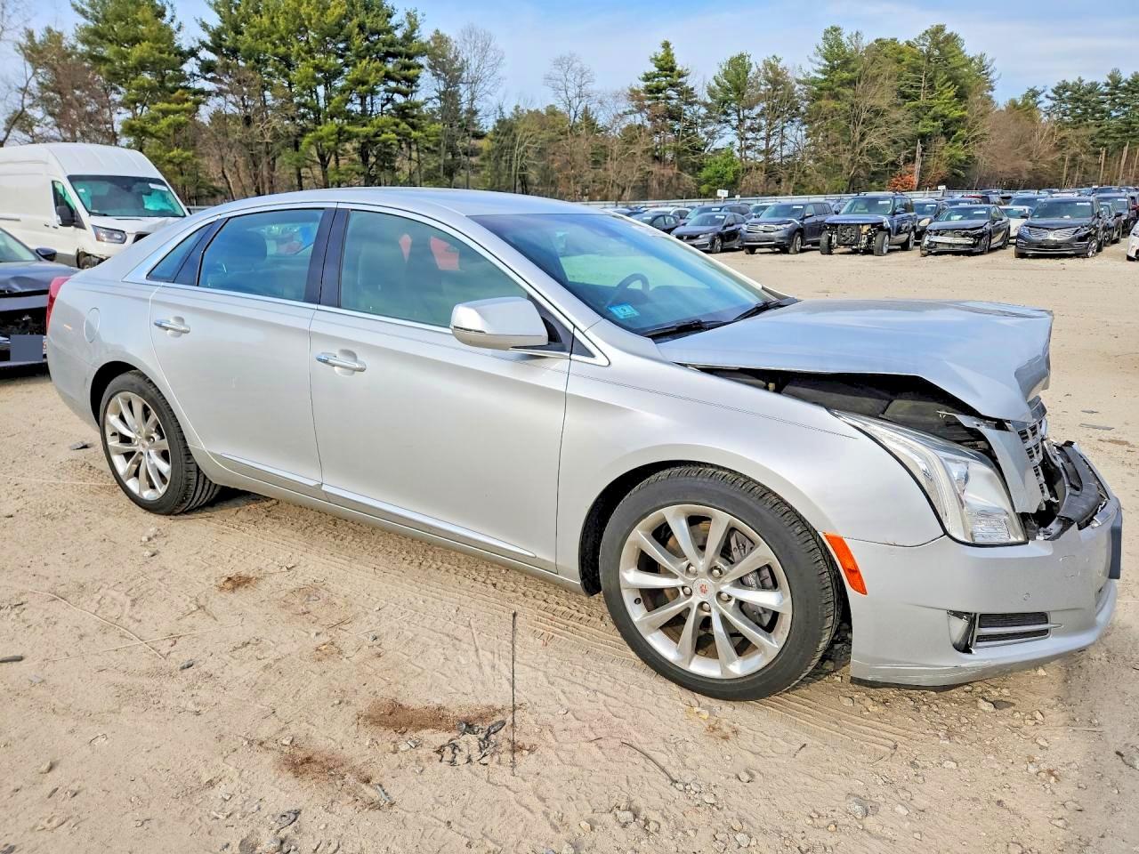Cadillac XTS Luxury Collection