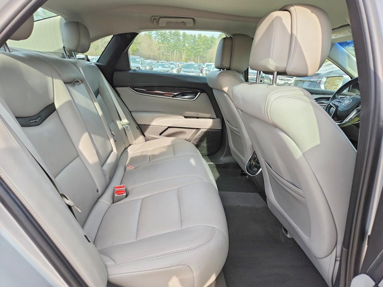 Cadillac XTS Luxury Collection