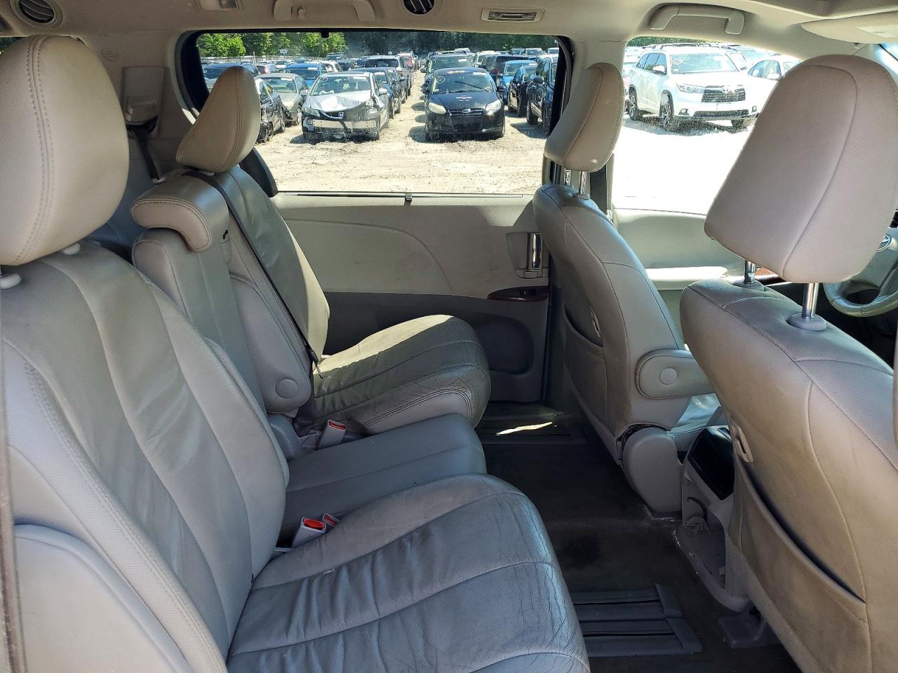 Toyota Sienna Xle 8-passenger