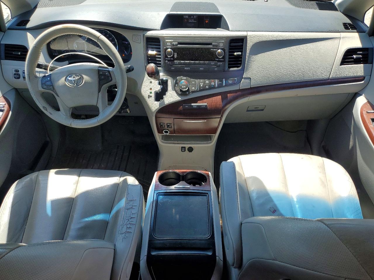 Toyota Sienna Xle 8-passenger