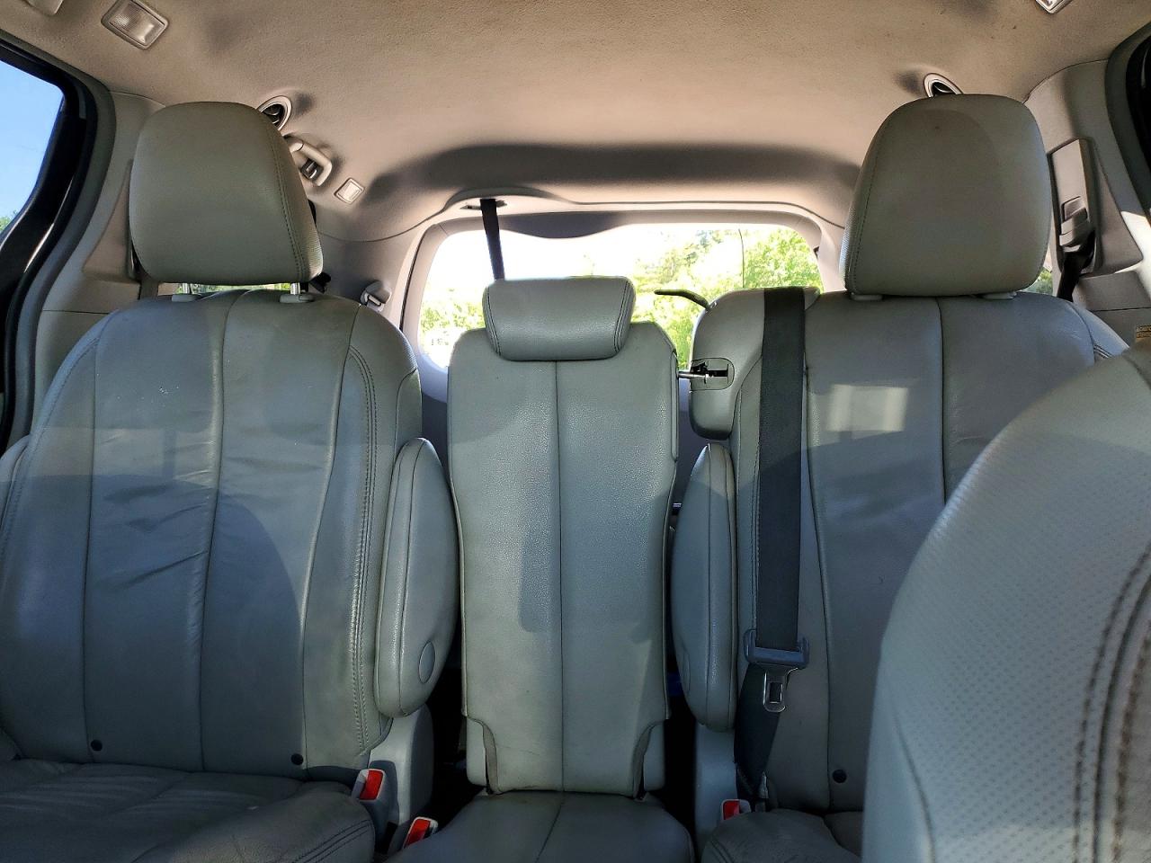 Toyota Sienna Xle 8-passenger