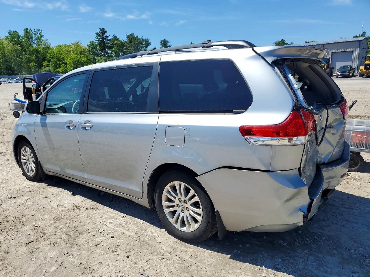 Toyota Sienna Xle 8-passenger