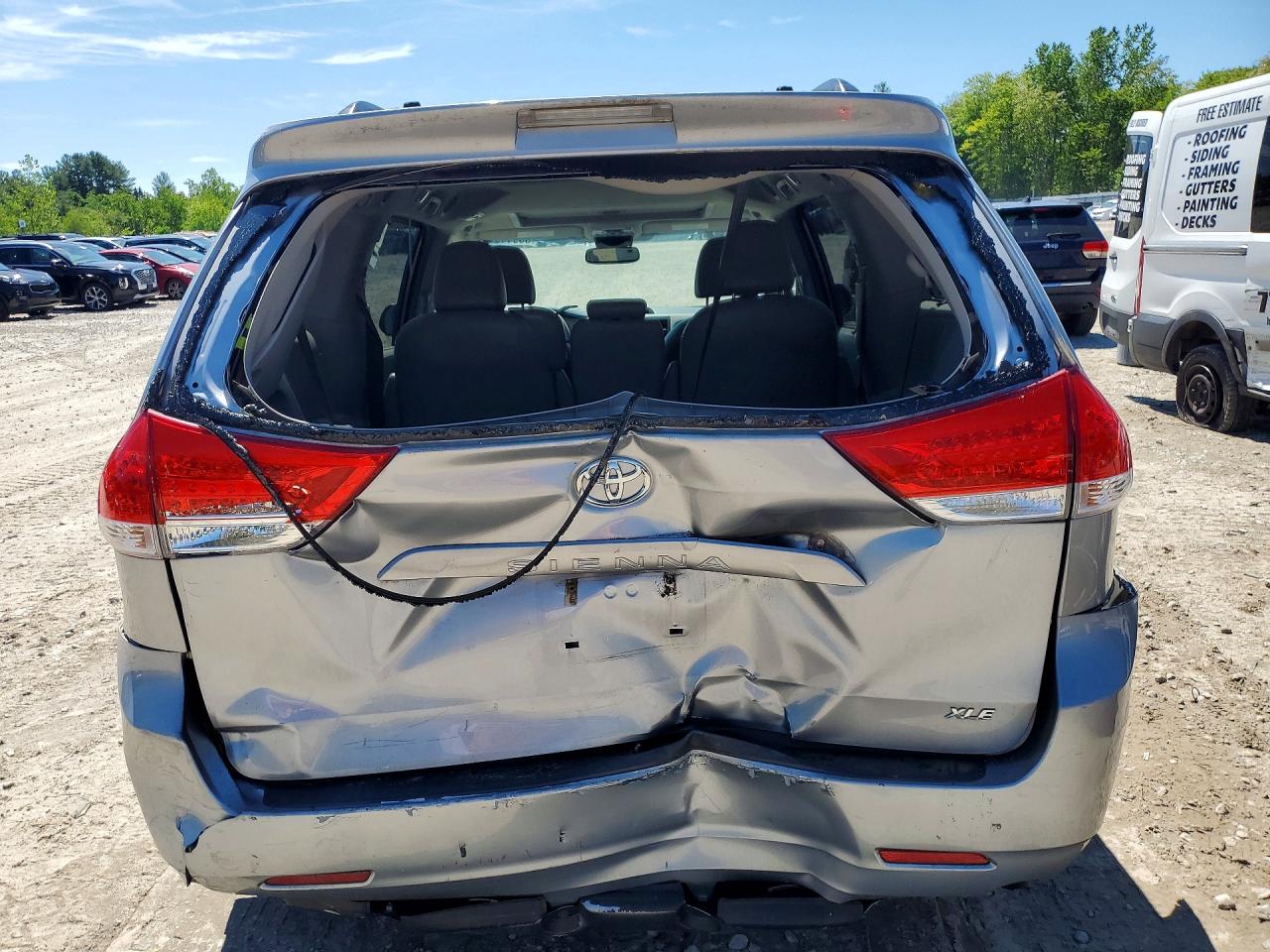 Toyota Sienna Xle 8-passenger