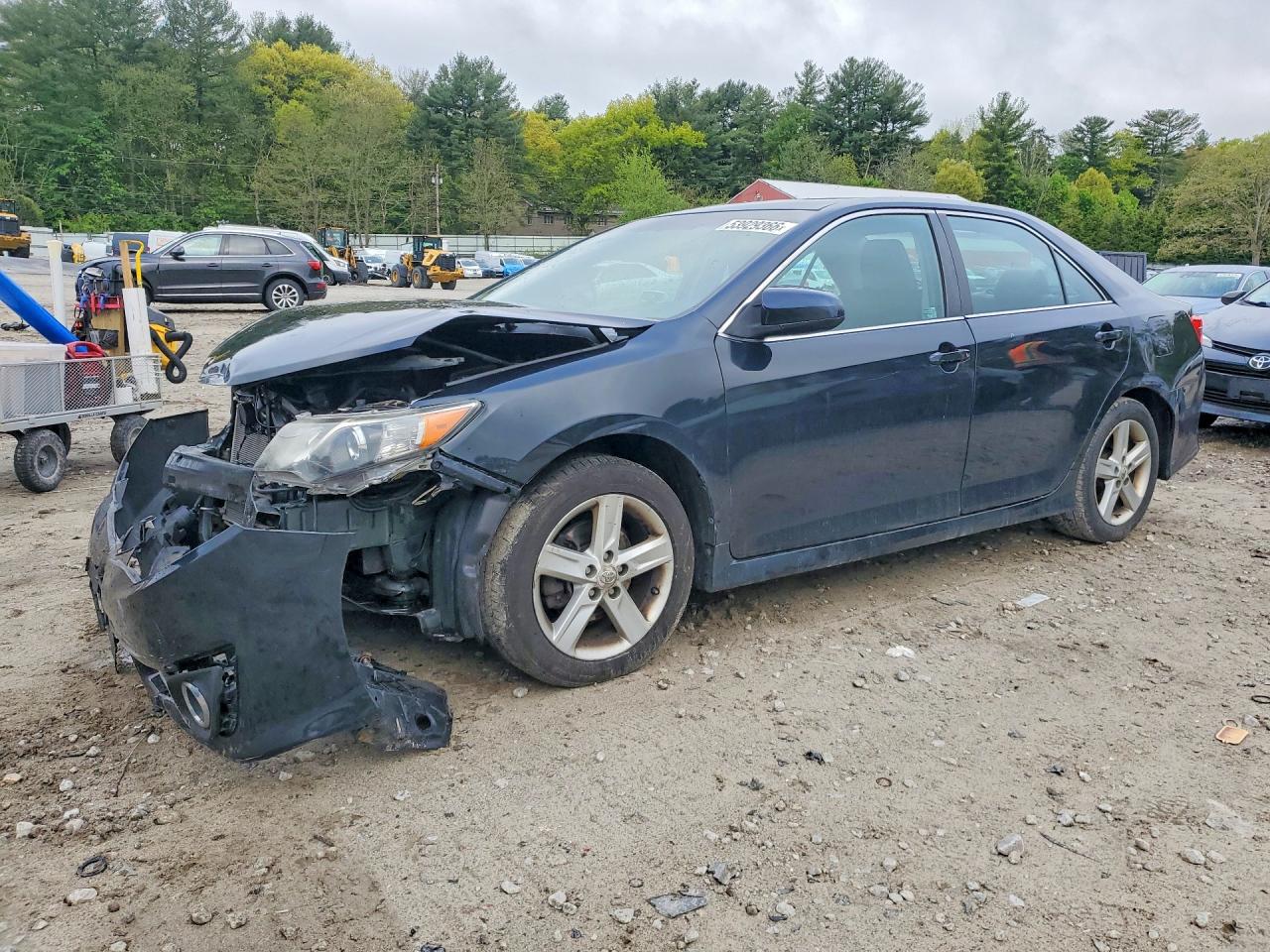 Salvage Toyota Camry Image