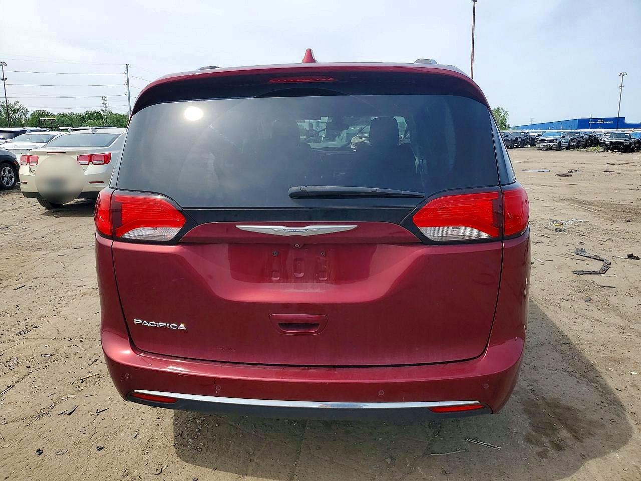 Chrysler Pacifica Touring L Plus