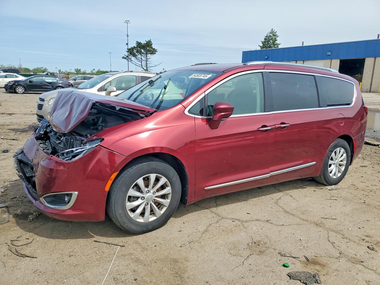 Salvage Chrysler Pacifica Image