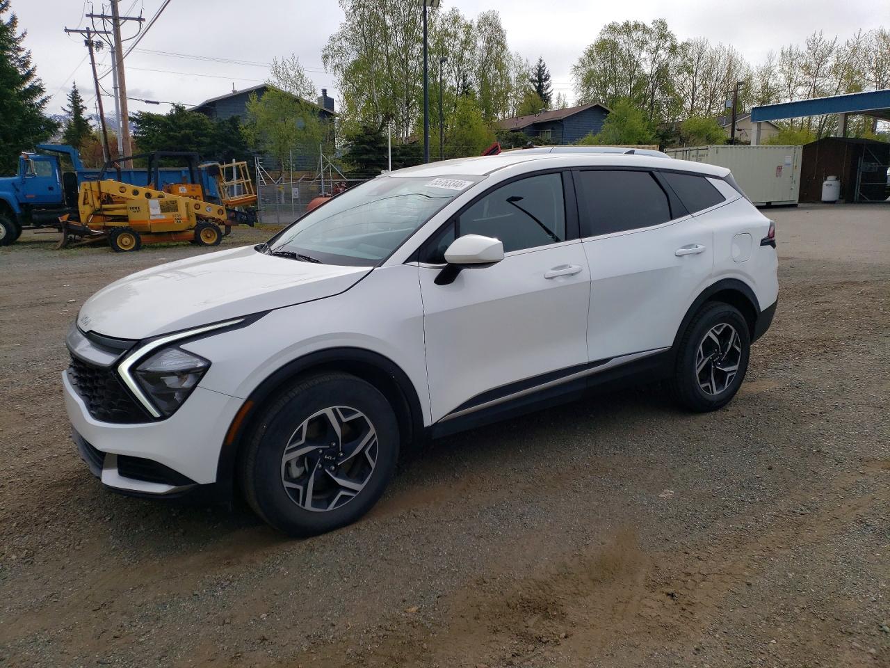 Salvage Kia Sportage Image