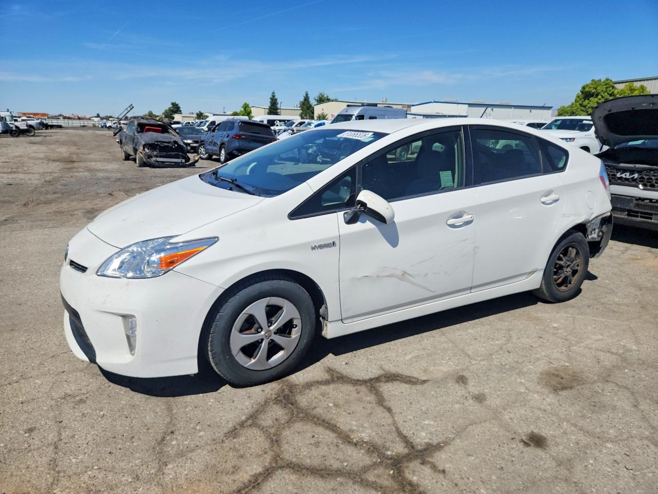 Salvage Toyota Prius Image