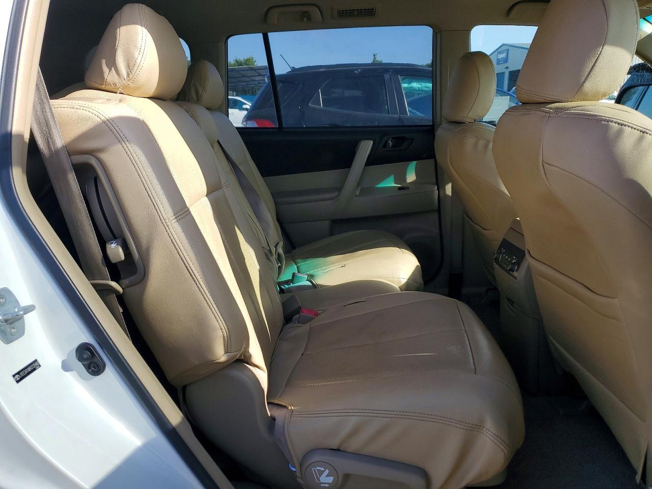 Toyota Highlander Base