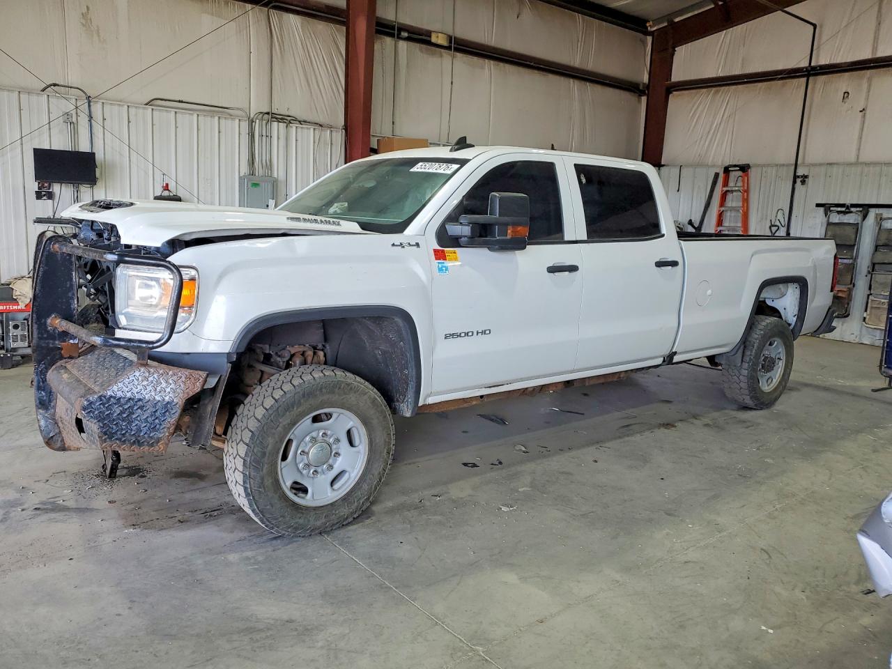 Salvage GMC Sierra Image