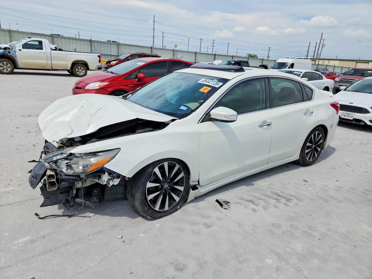 Salvage Nissan Altima Image