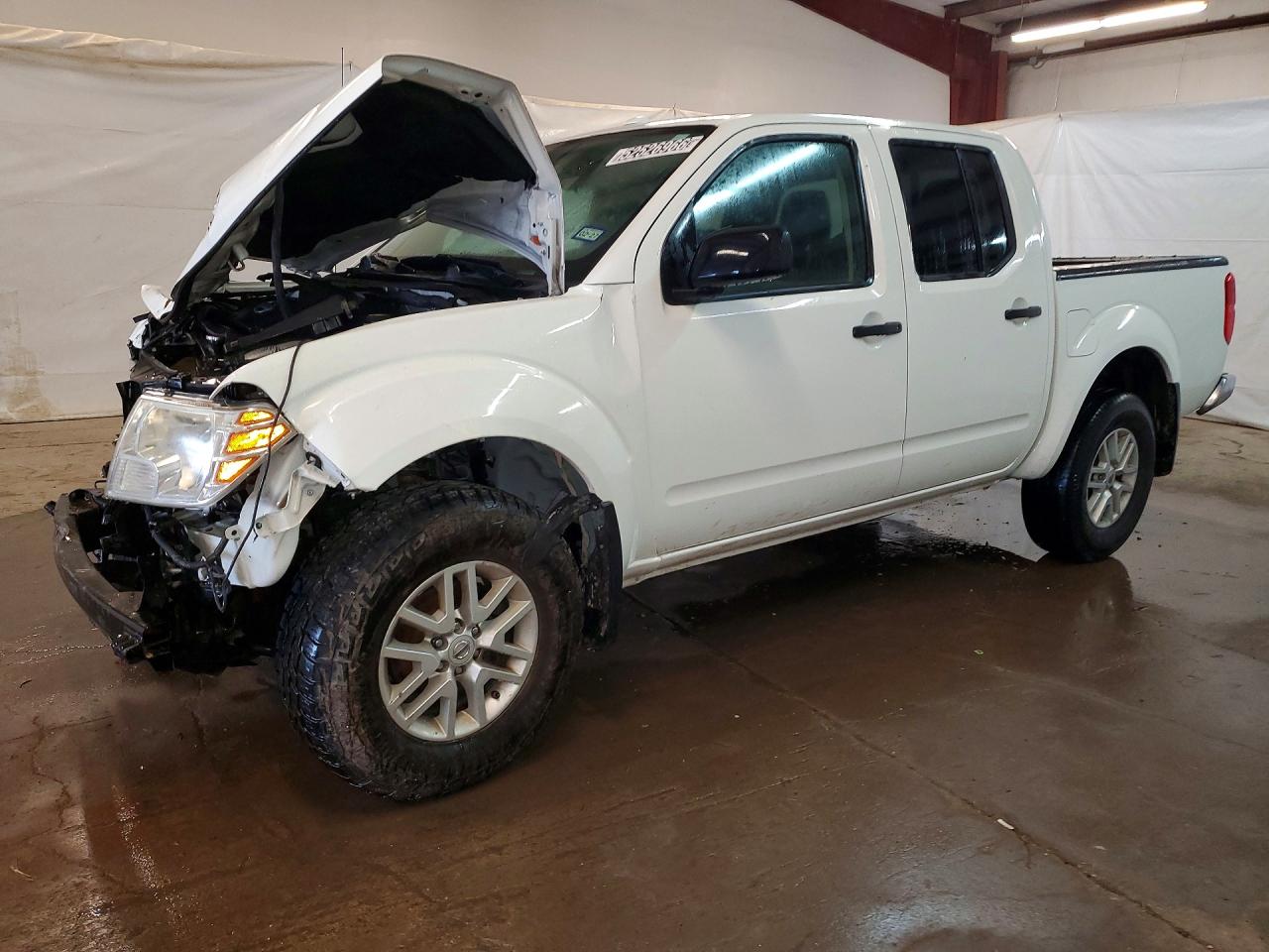 Salvage Nissan Frontier Image