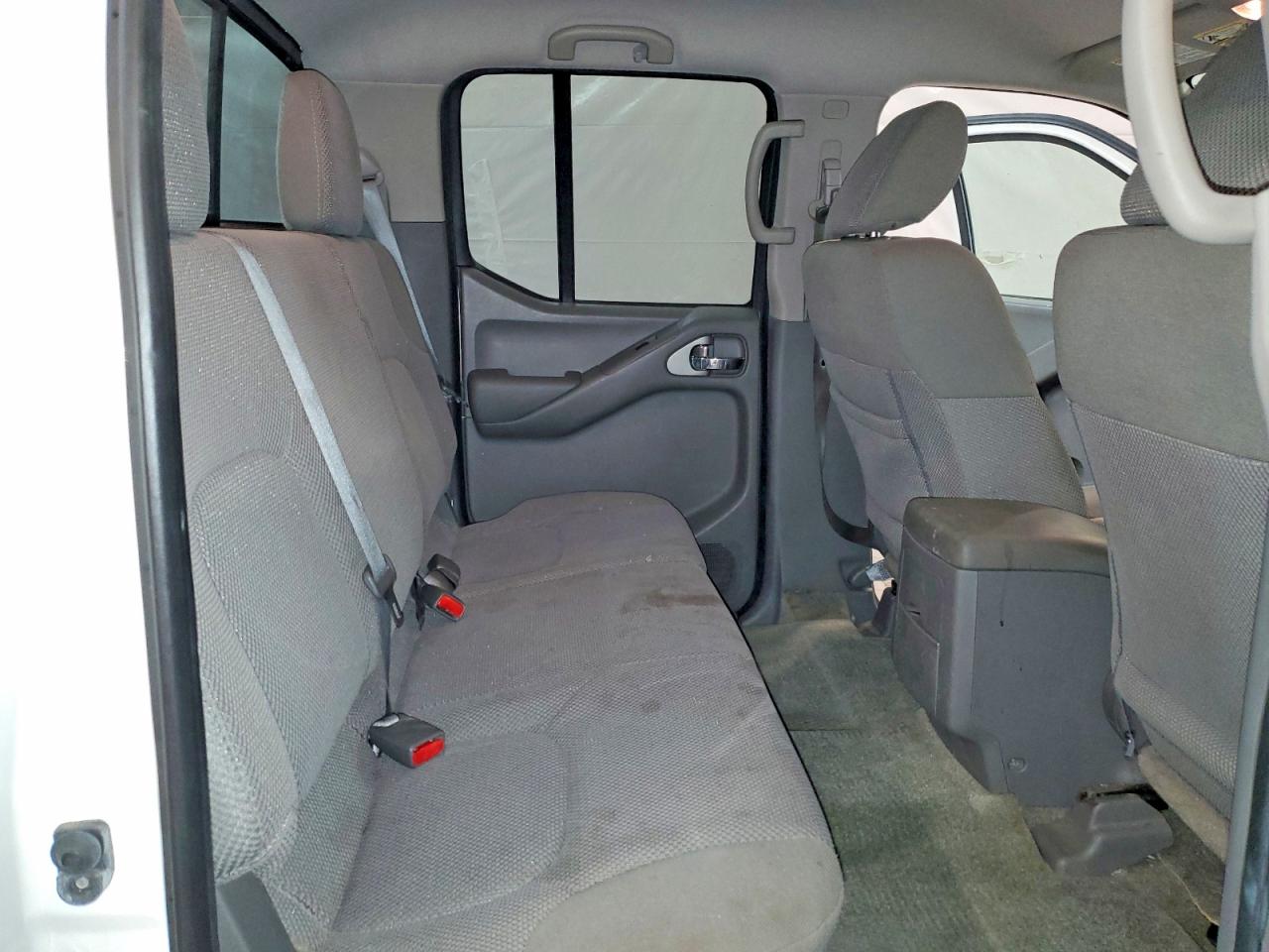 Nissan Frontier Sv