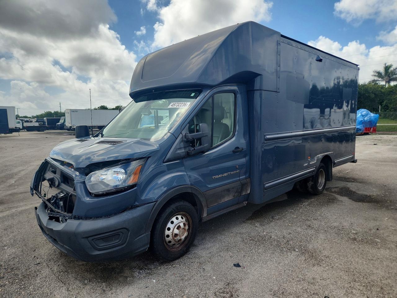Salvage Ford Transit Image