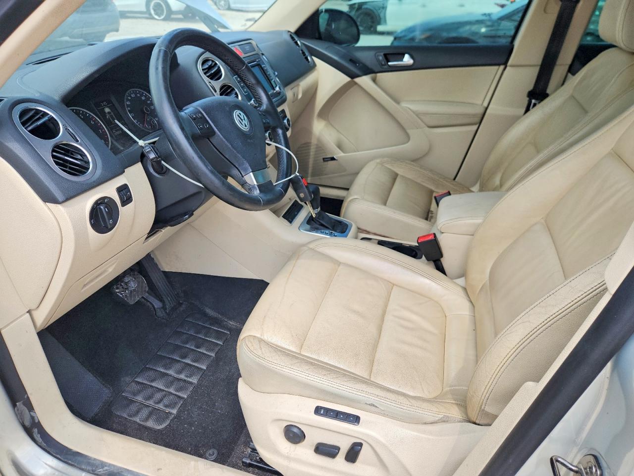 Volkswagen Tiguan S