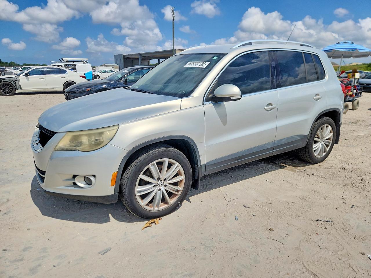 Salvage Volkswagen Tiguan Image