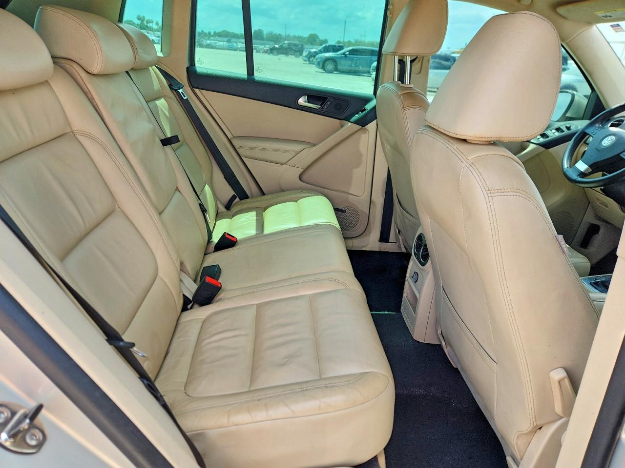 Volkswagen Tiguan S