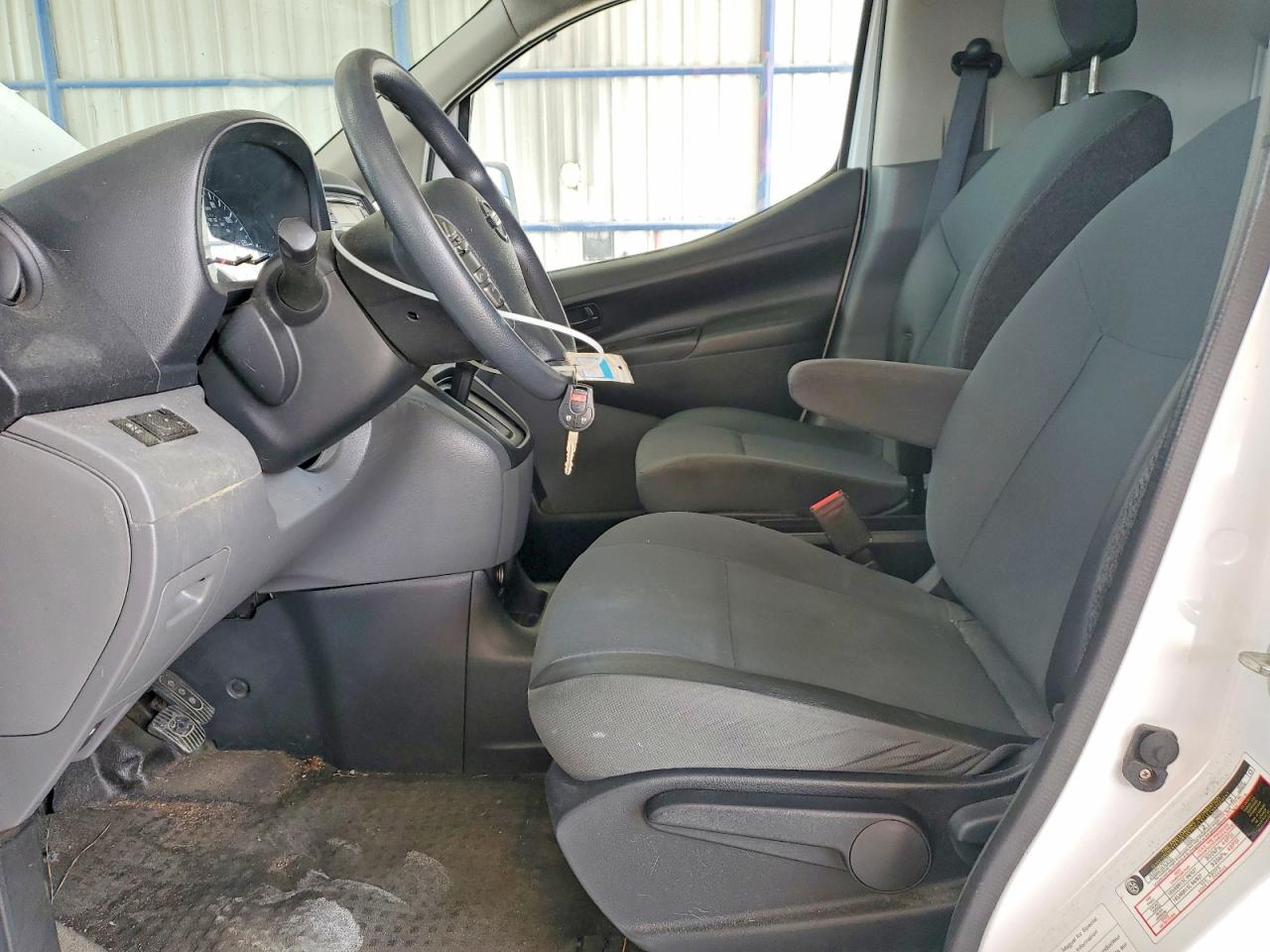 Nissan Nv