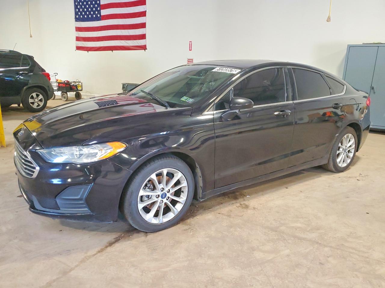 Salvage Ford Fusion Image
