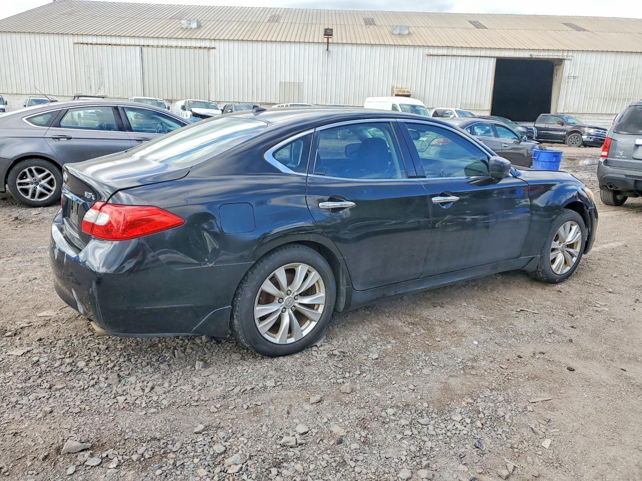 INFINITI M37 X