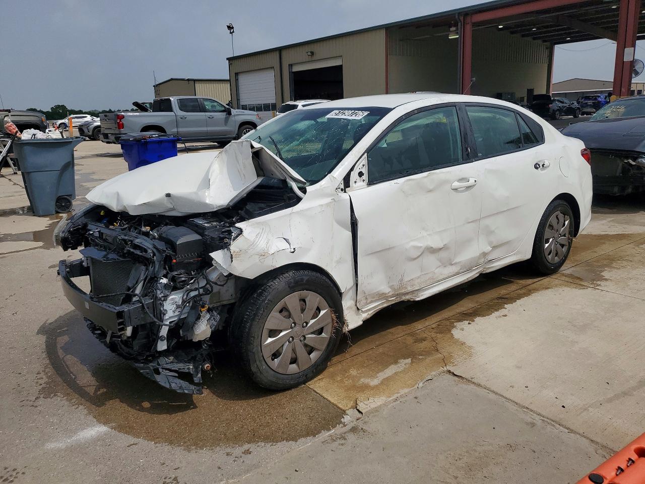 Salvage Kia Rio Image