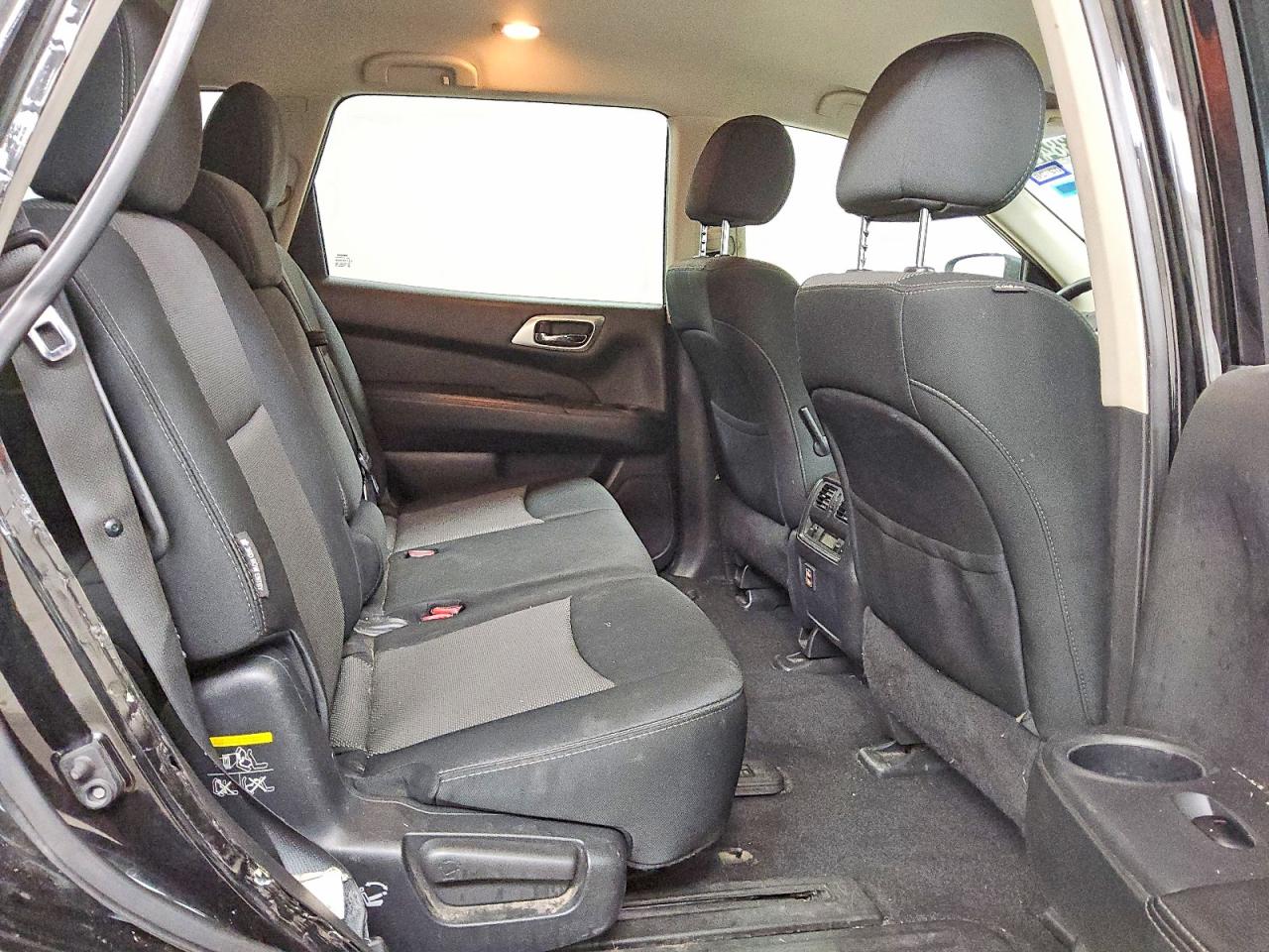 Nissan Pathfinder S