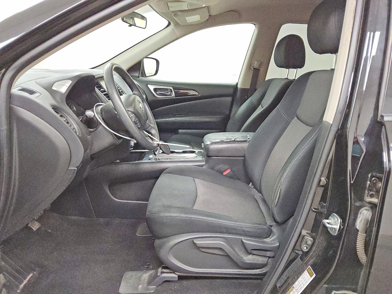 Nissan Pathfinder S
