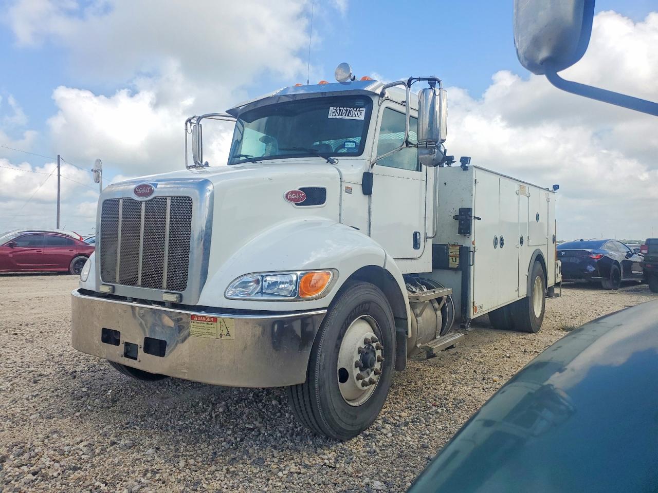 Peterbilt 337