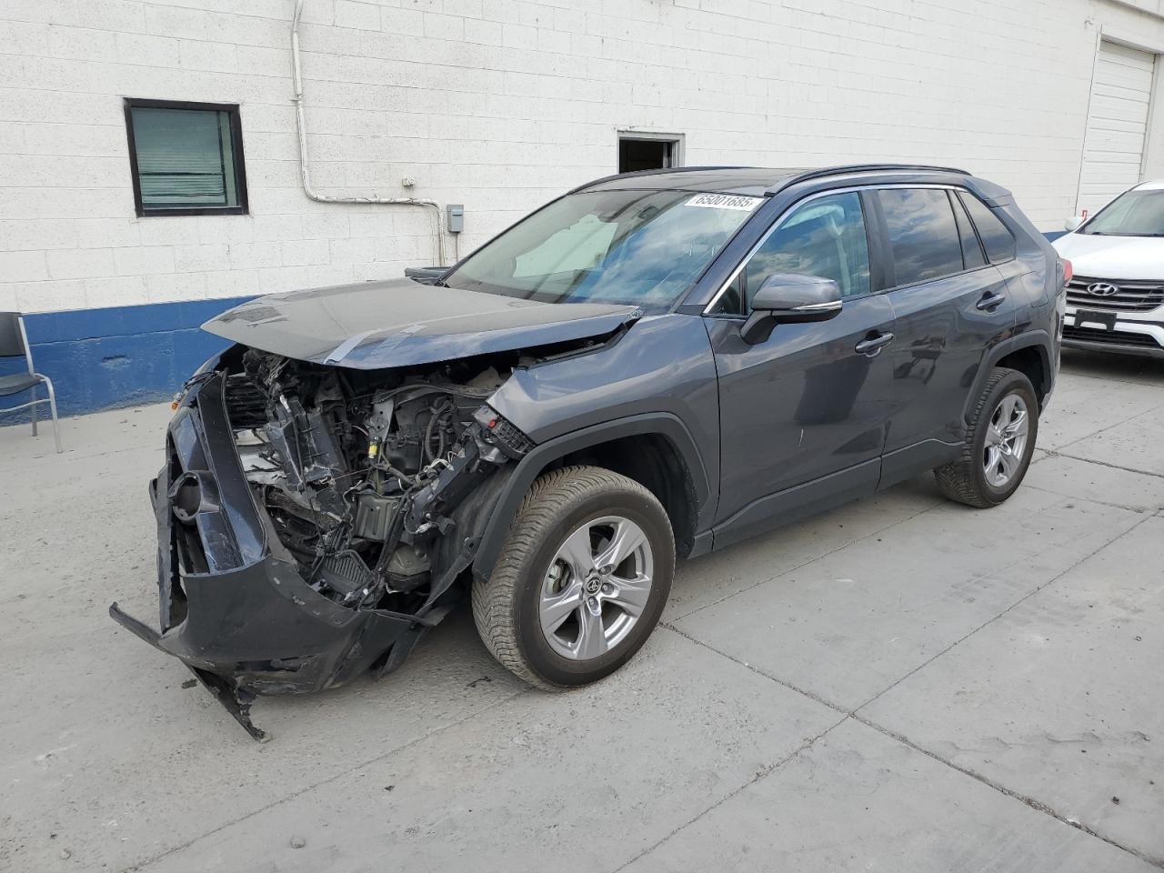 Salvage Toyota RAV4 Image