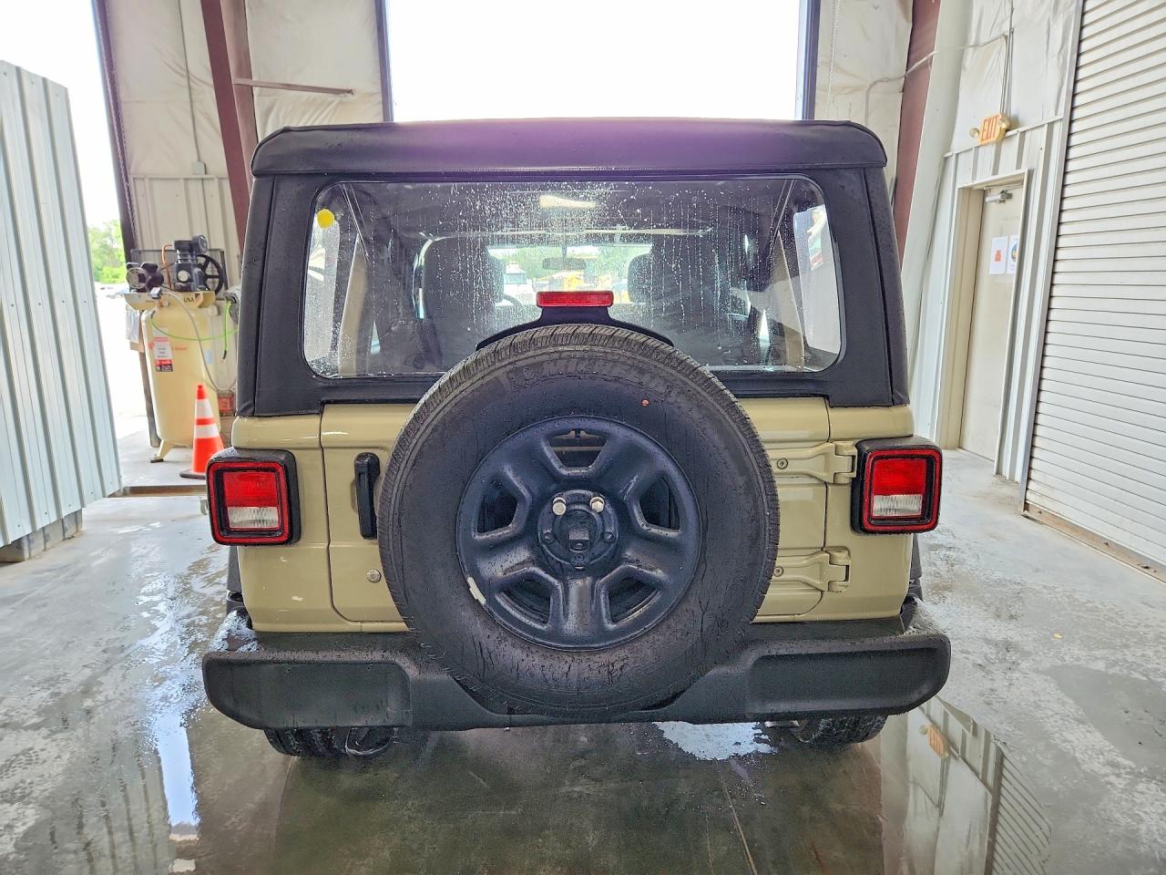 Jeep Wrangler Sport