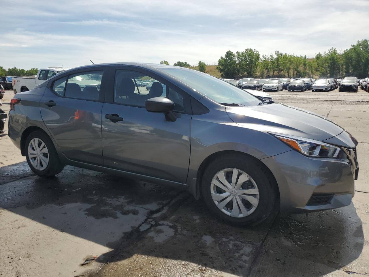 Nissan Versa S