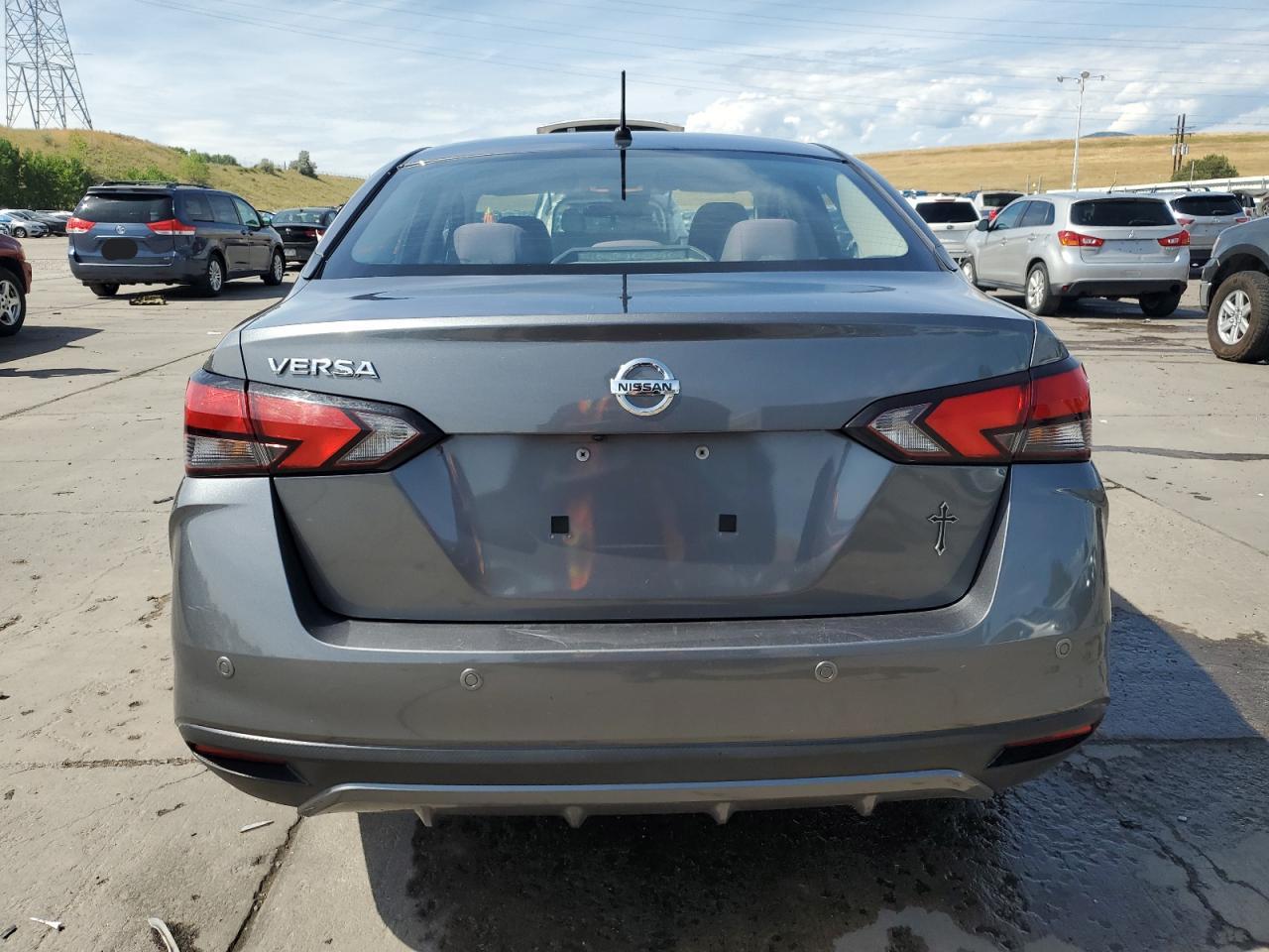 Nissan Versa S