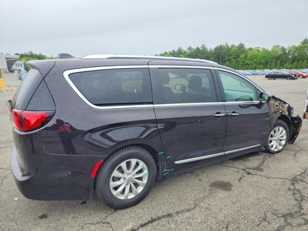 Chrysler Pacifica Touring L