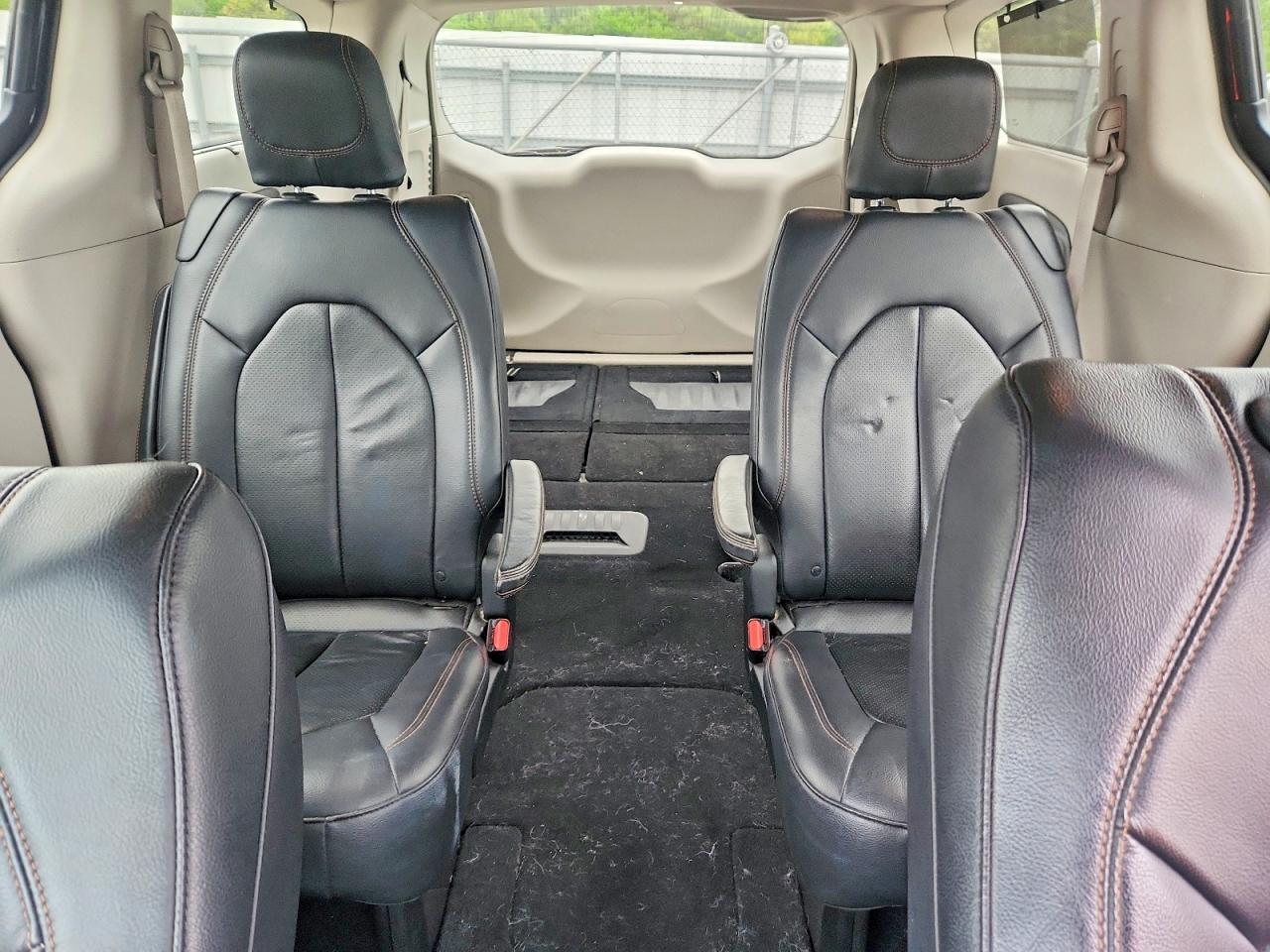 Chrysler Pacifica Touring L