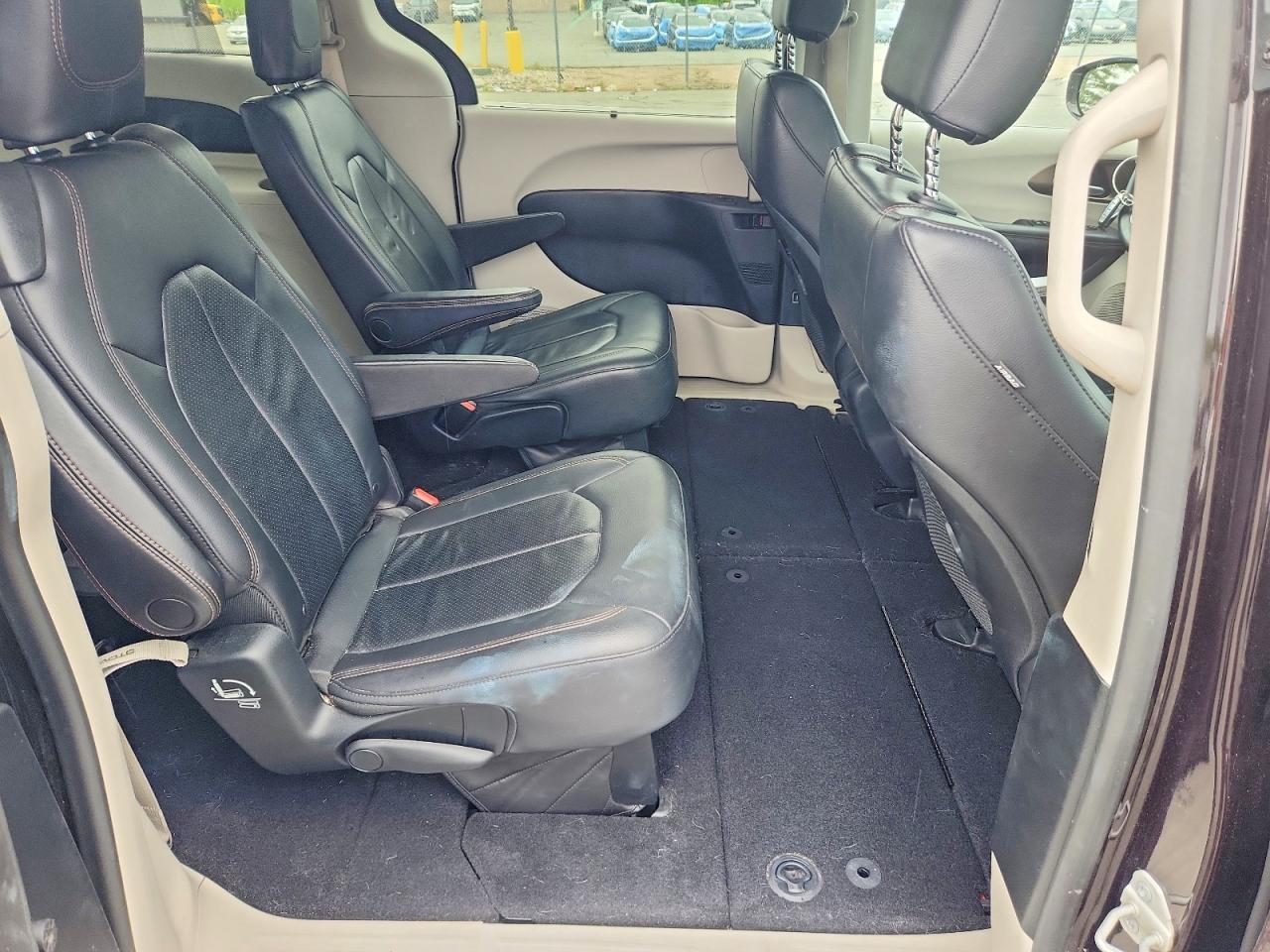 Chrysler Pacifica Touring L