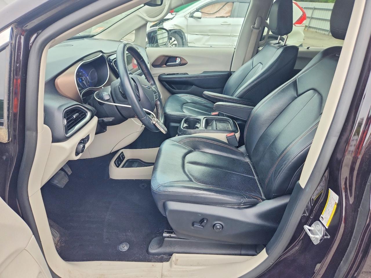Chrysler Pacifica Touring L