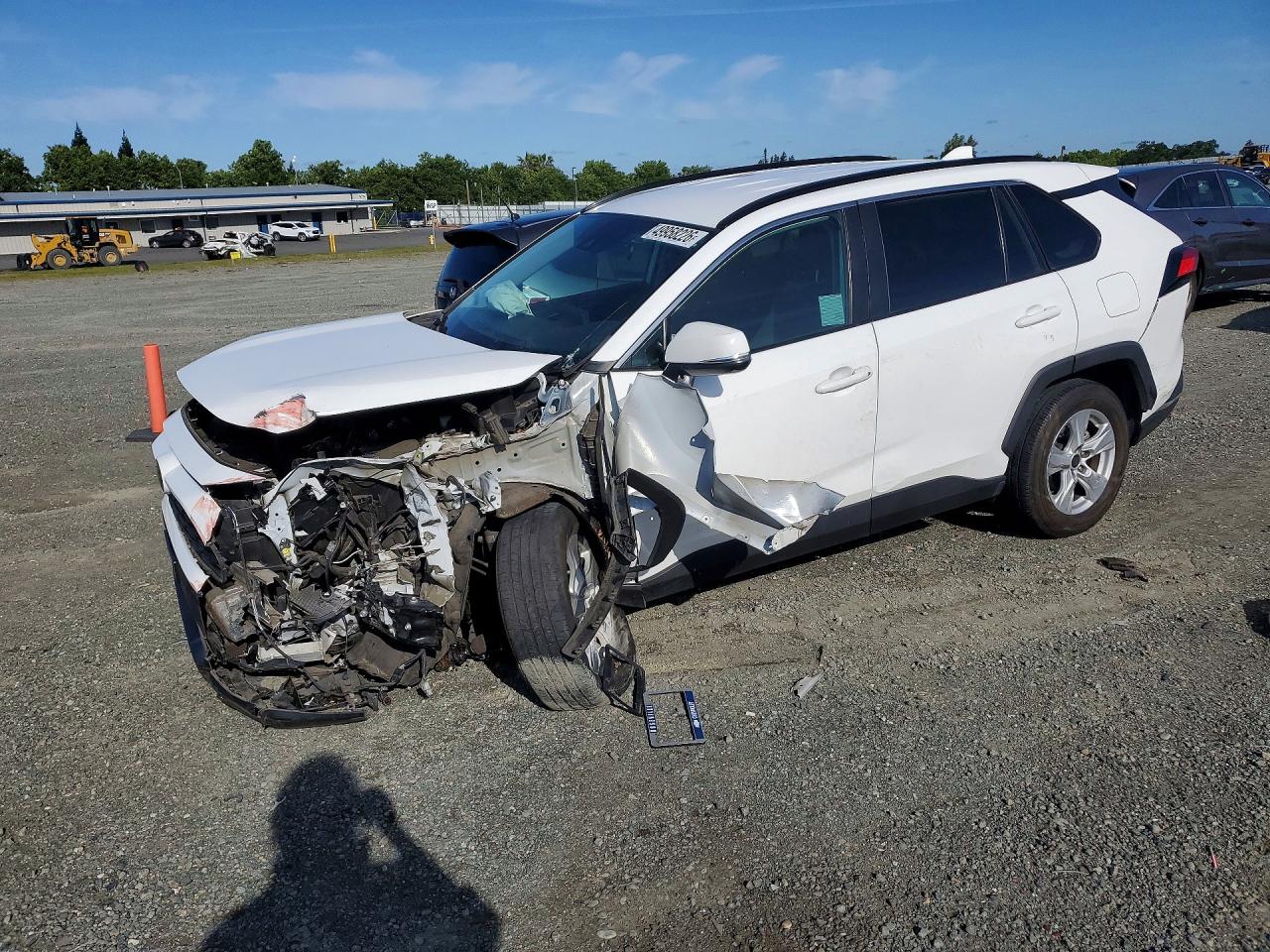 Salvage Toyota RAV4 Image