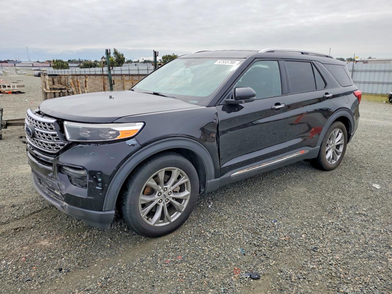 Salvage Ford Explorer Image