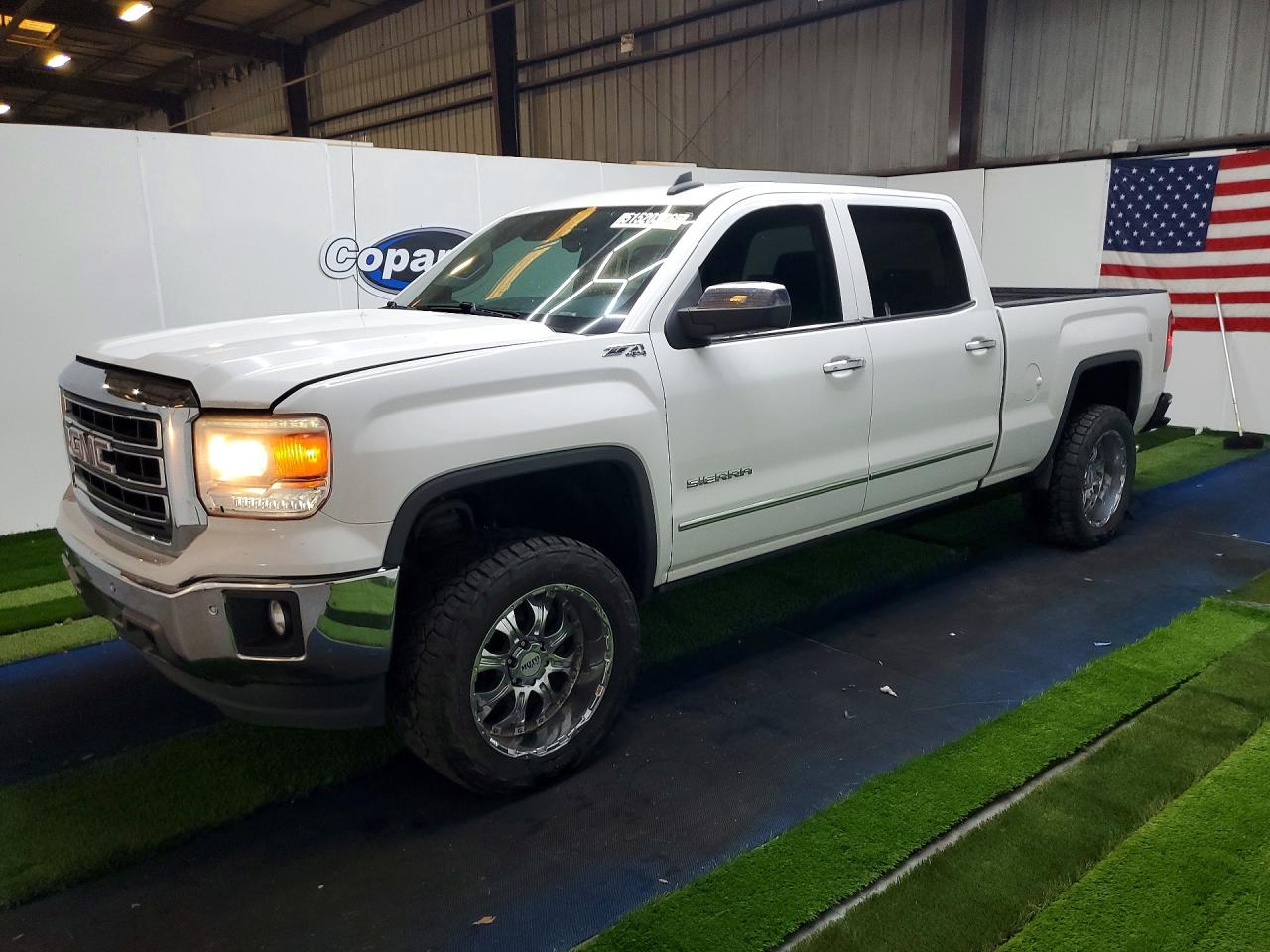 Salvage GMC Sierra Image