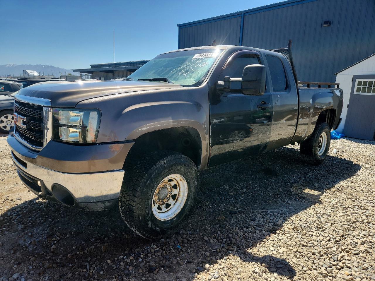 Salvage GMC Sierra Image